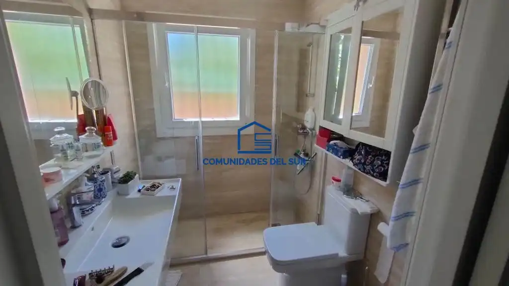 Bathroom of Houses for rent in El Puerto de Santa María  with Air Conditioner, Private garden and Swimming Pool