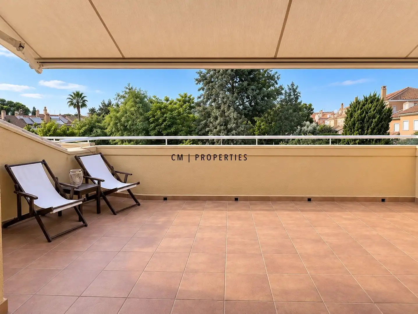 Terrace of Detached homes for rent in Campolivar