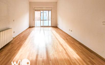 Living room of Attic for sale in Girona Capital  with Air Conditioner and Balcony