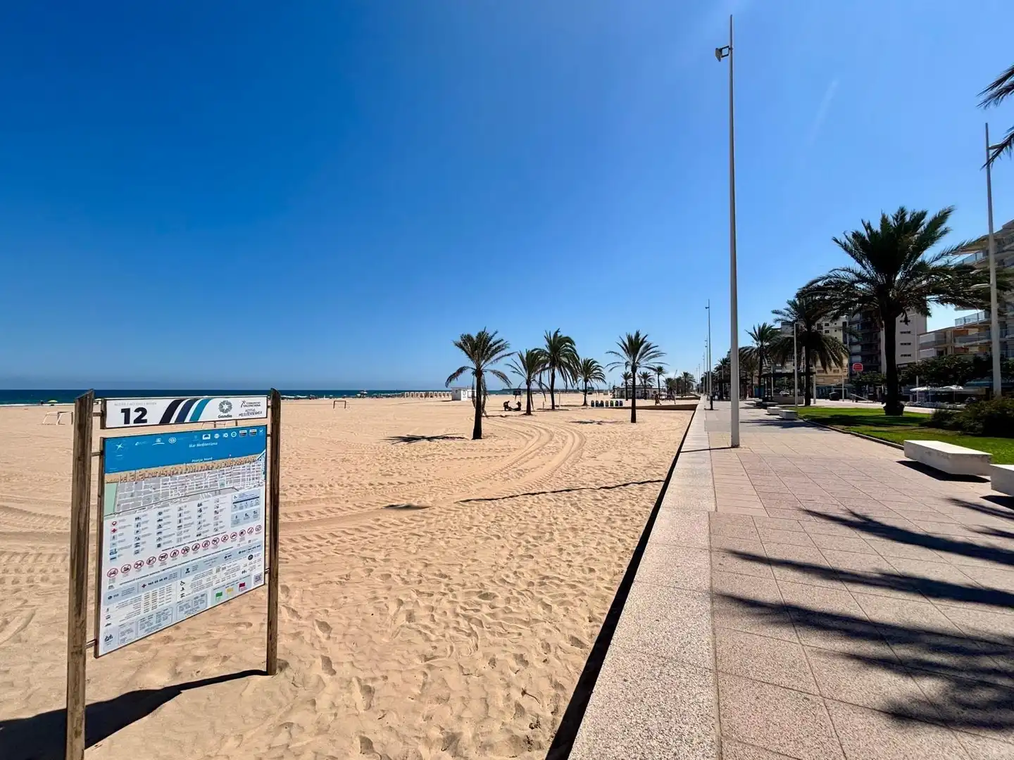Vista exterior de Apartament en venda en Gandia amb Aire condicionat, Jardí privat i Terrassa