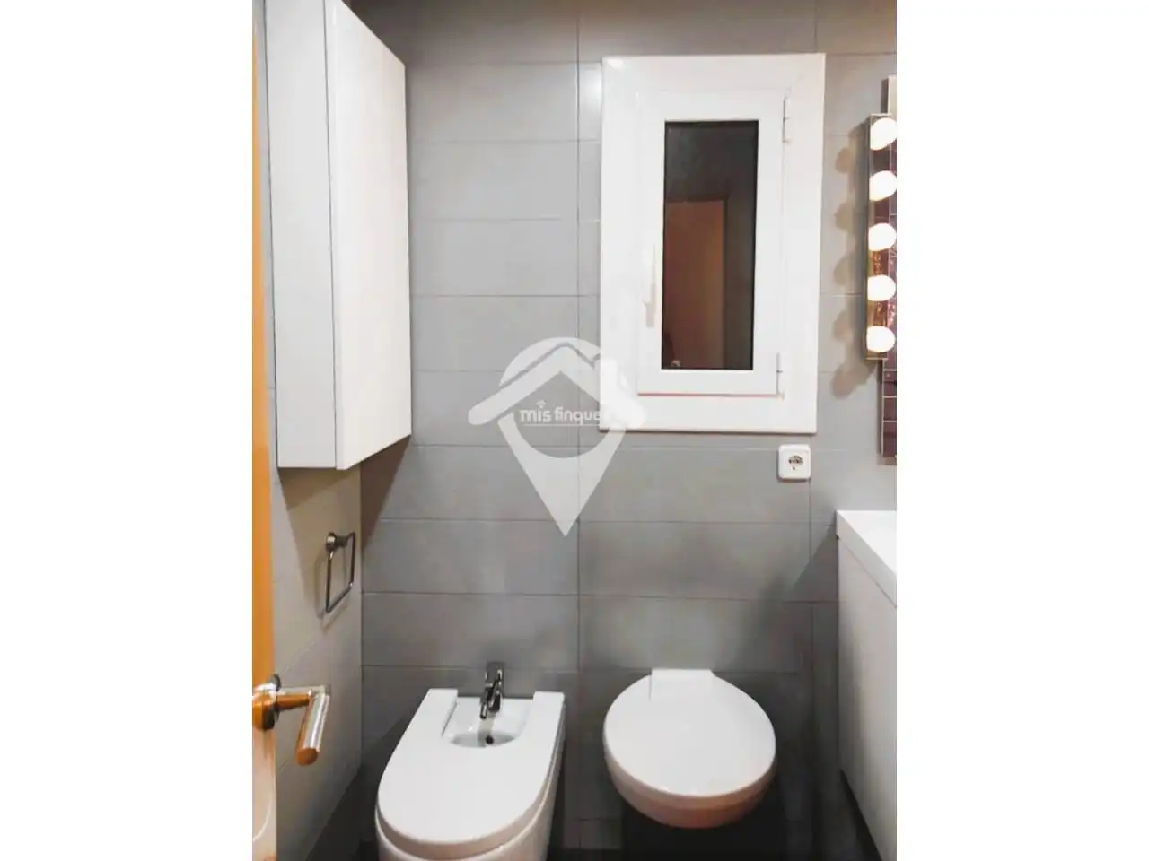 Bathroom of Flat for sale in Polinyà  with Air Conditioner, Heating and Parquet flooring