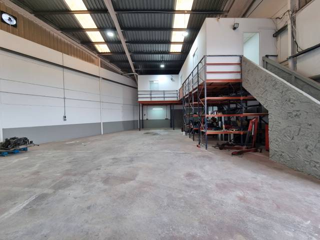 Nave industrial en Venta en Calle Rio de Aguas en Viator