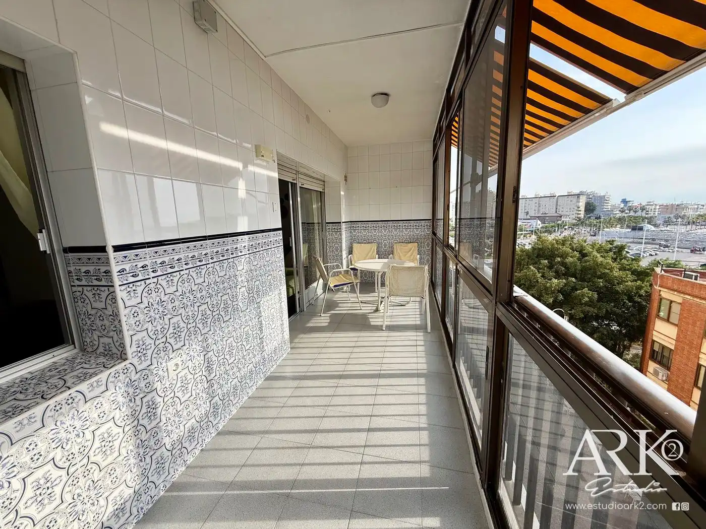 Terraza de Piso en venta en Gandia con Amueblado, Lavadora y Balcón