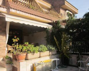 Jardí de Casa adosada en venda en  Logroño amb Aire condicionat, Terrassa i Piscina