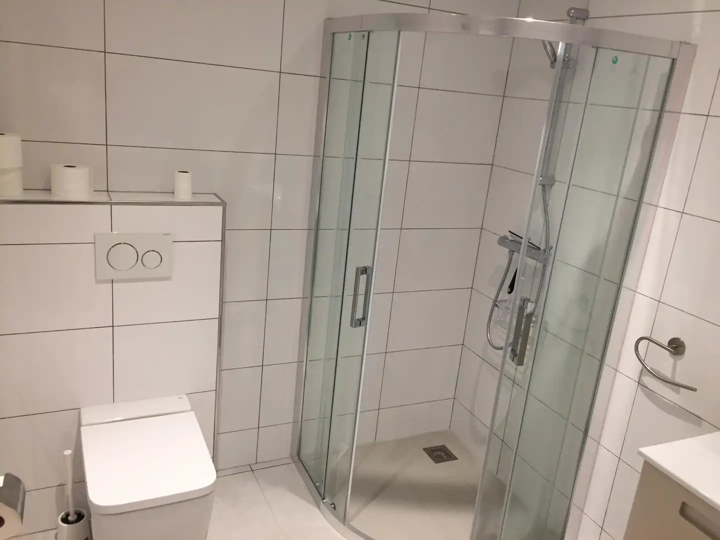 Badezimmer von Erdgeschoss zum Verkauf in L'Alfàs del Pi mit Klimaanlage, Heizung und Privatgarten