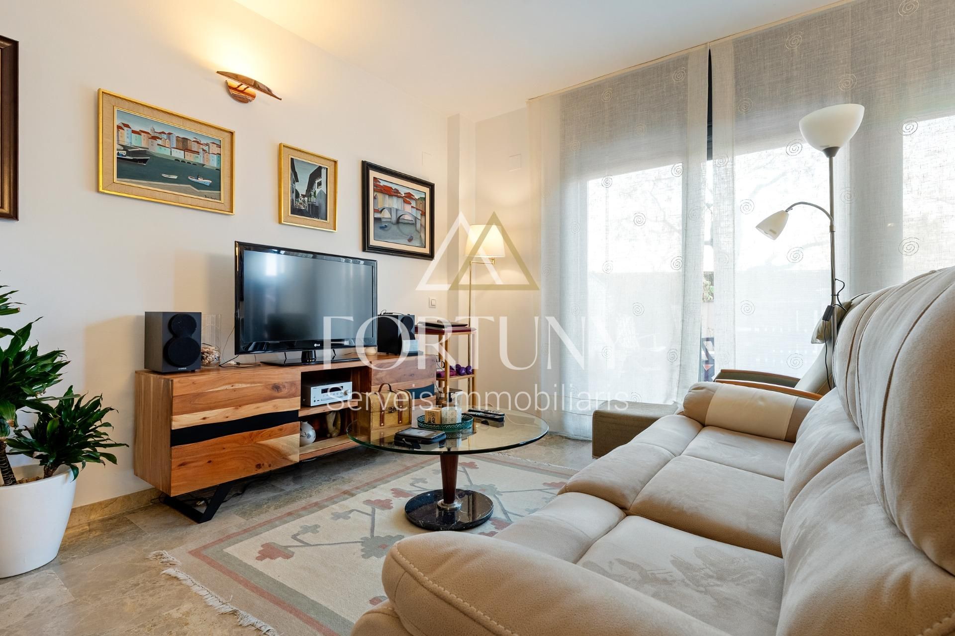 Sala de estar de Dúplex en venta en Reus con Aire acondicionado, Terraza y Piscina comunitaria