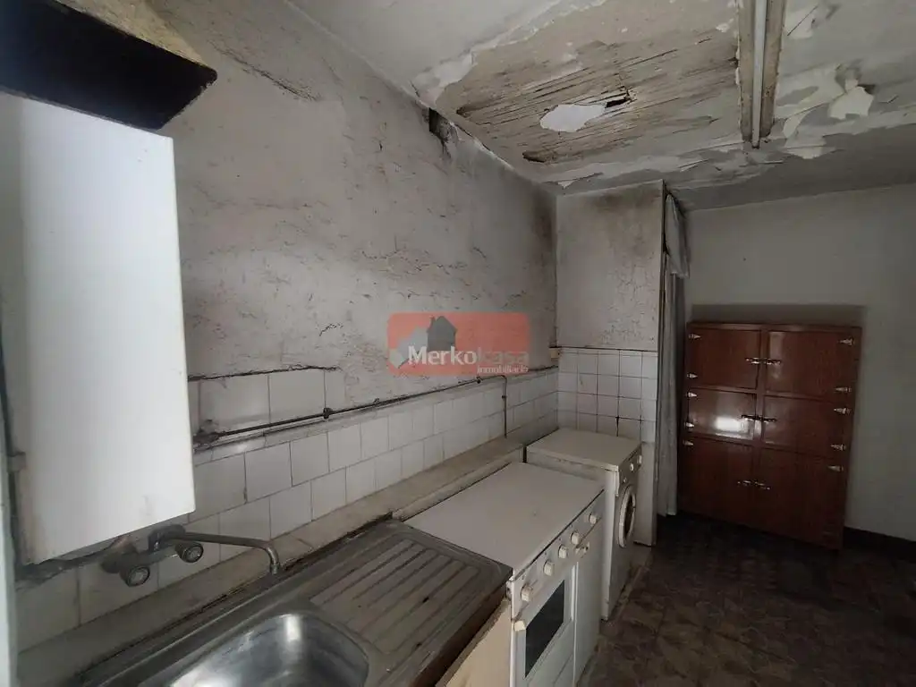 Cuina de Casa adosada en venda en Lugo amb Terrassa i Traster