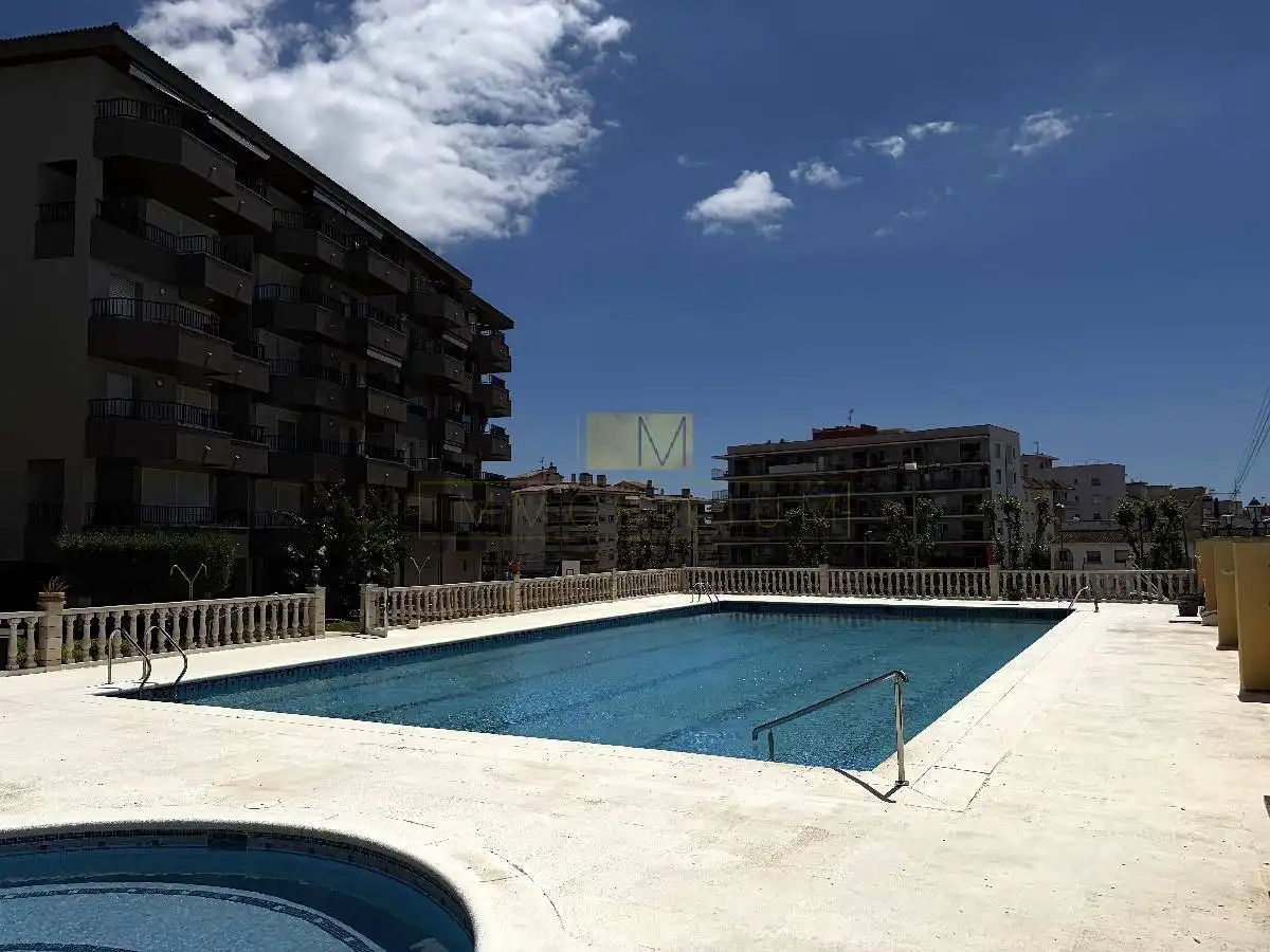 Piscina de Ático de alquiler en Cunit con Aire acondicionado, Calefacción y Terraza