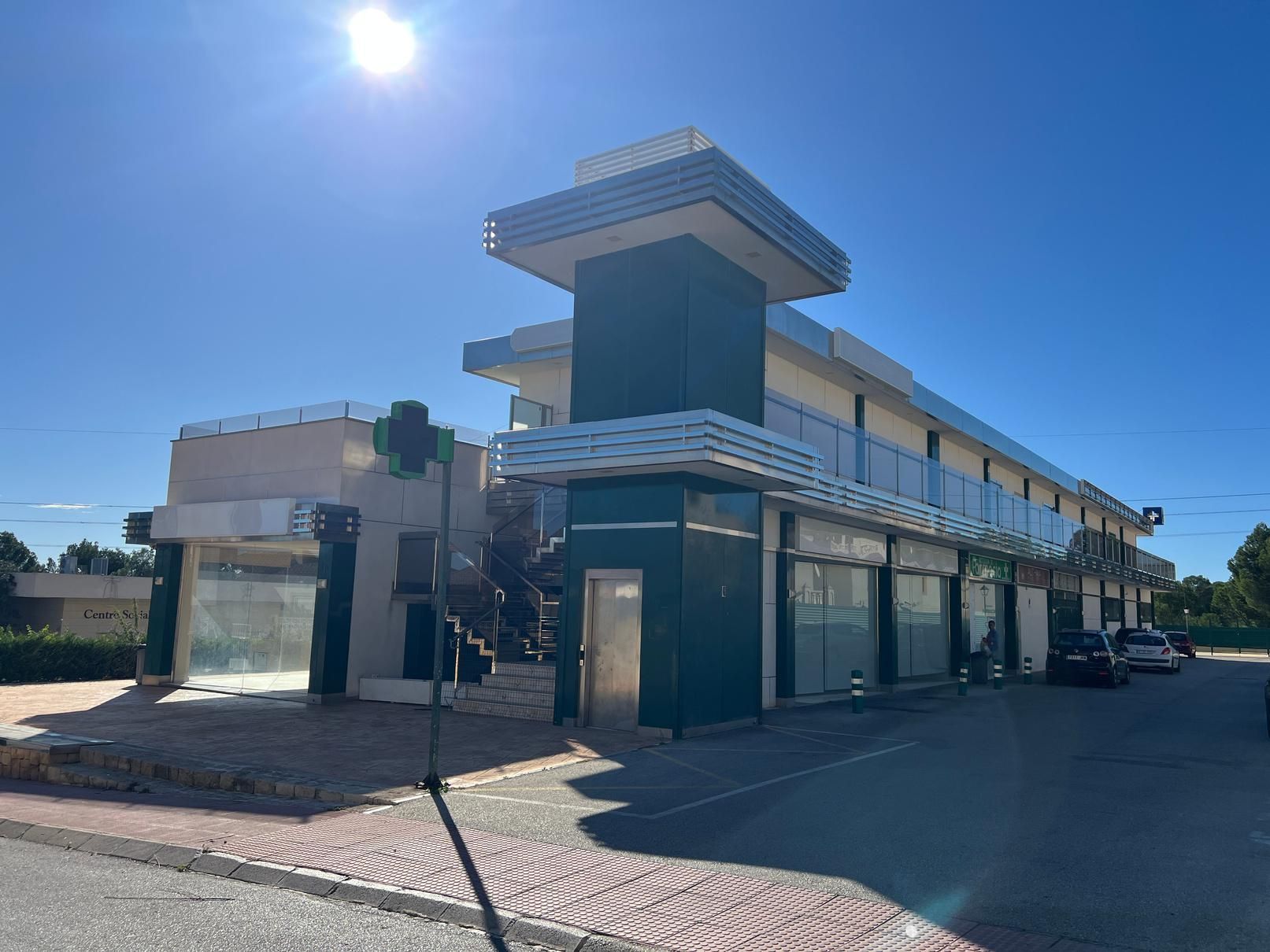 Vista exterior de Local en venda en Polop amb Aire condicionat