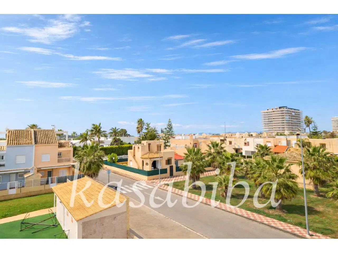 Vista exterior de Casa adosada en venta en Tavernes de la Valldigna con Terraza y Piscina comunitaria
