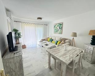 Living room of Apartment to rent in Estepona  with Air Conditioner