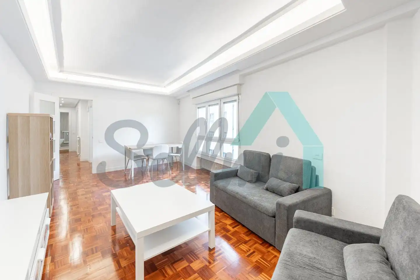 Sala de estar de Piso para compartir en Oviedo  con Calefacción, Parquet y Amueblado