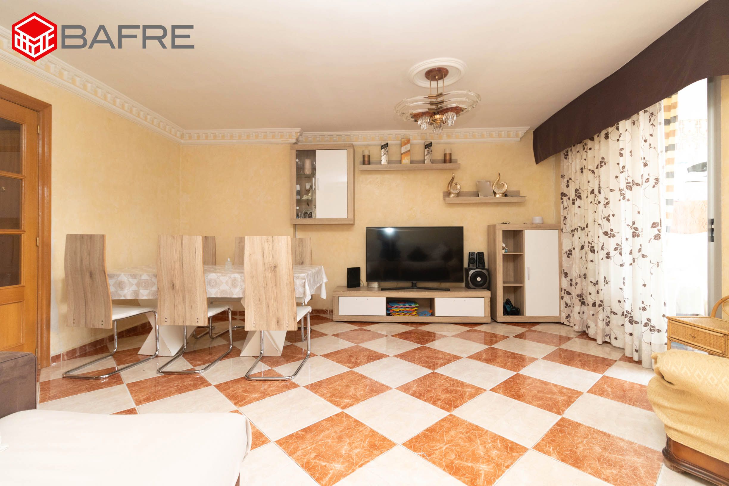 Living room of Flat for sale in  Madrid Capital  with Heating