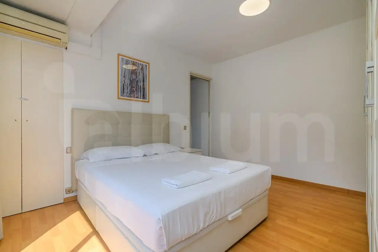 Schlafzimmer von Wohnung zum Verkauf in Barcelona mit Klimaanlage, Parkett und Möbliert