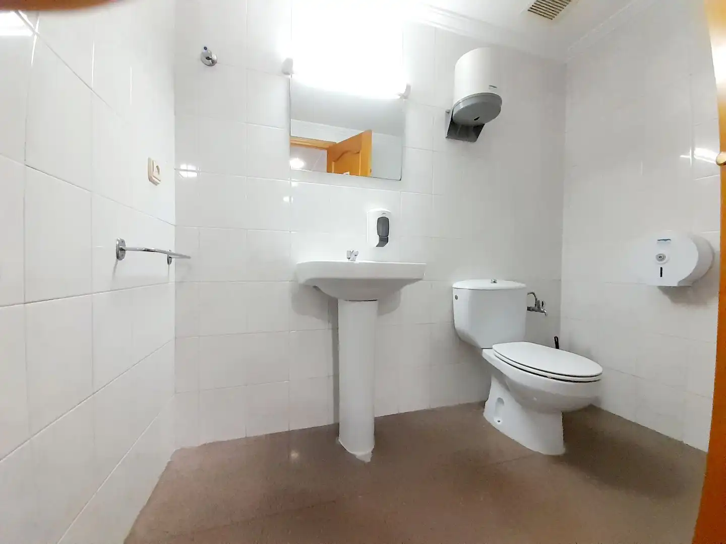 Baño de Oficina de alquiler en Elche / Elx con Aire acondicionado
