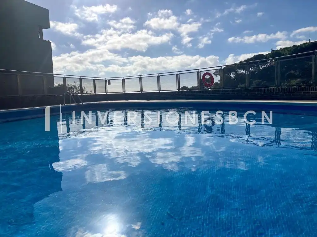 Swimming pool of Detached homes for rent in Barcelona  with Terrace and Community pool