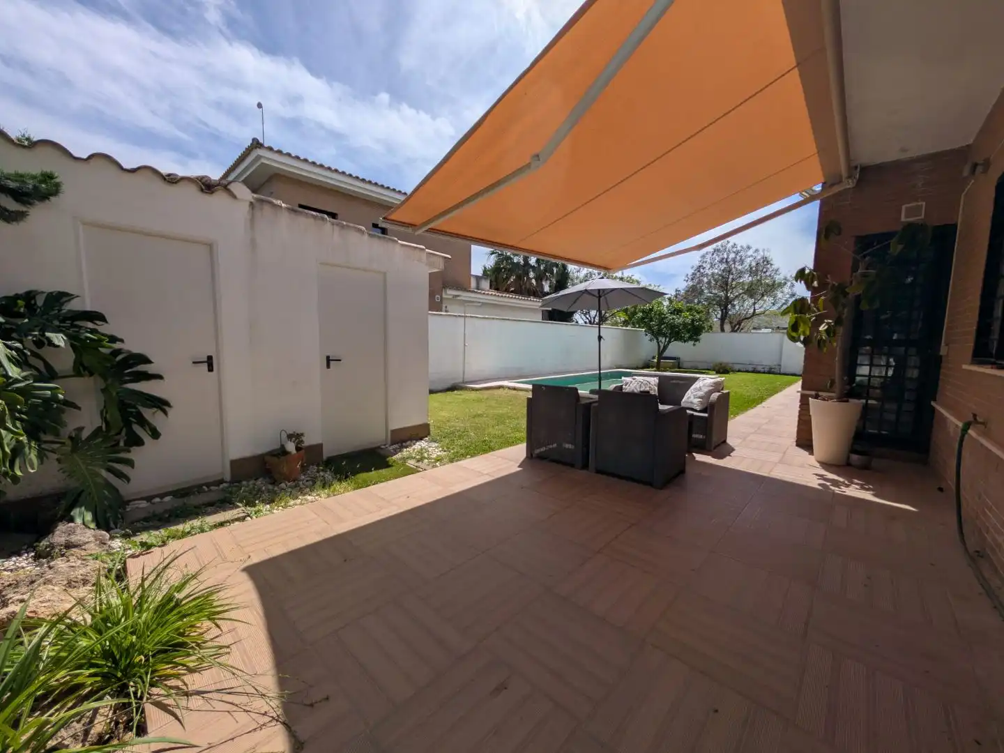 Terrassa de Casa o xalet en venda en Espartinas amb Aire condicionat, Terrassa i Piscina