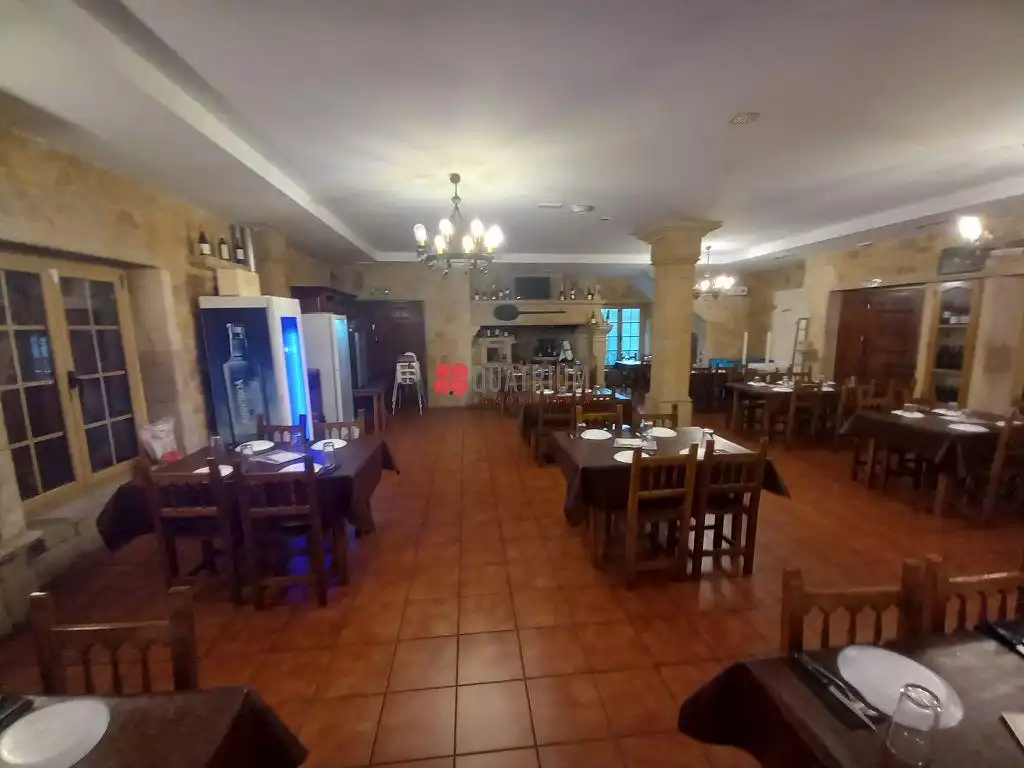 Local comercial en alquiler en Padrón