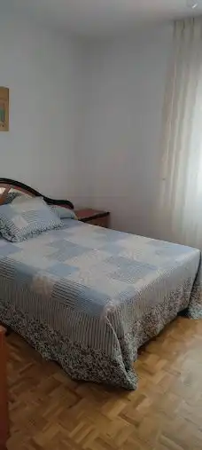 Dormitori de Pis en venda en Gijón  amb Parquet