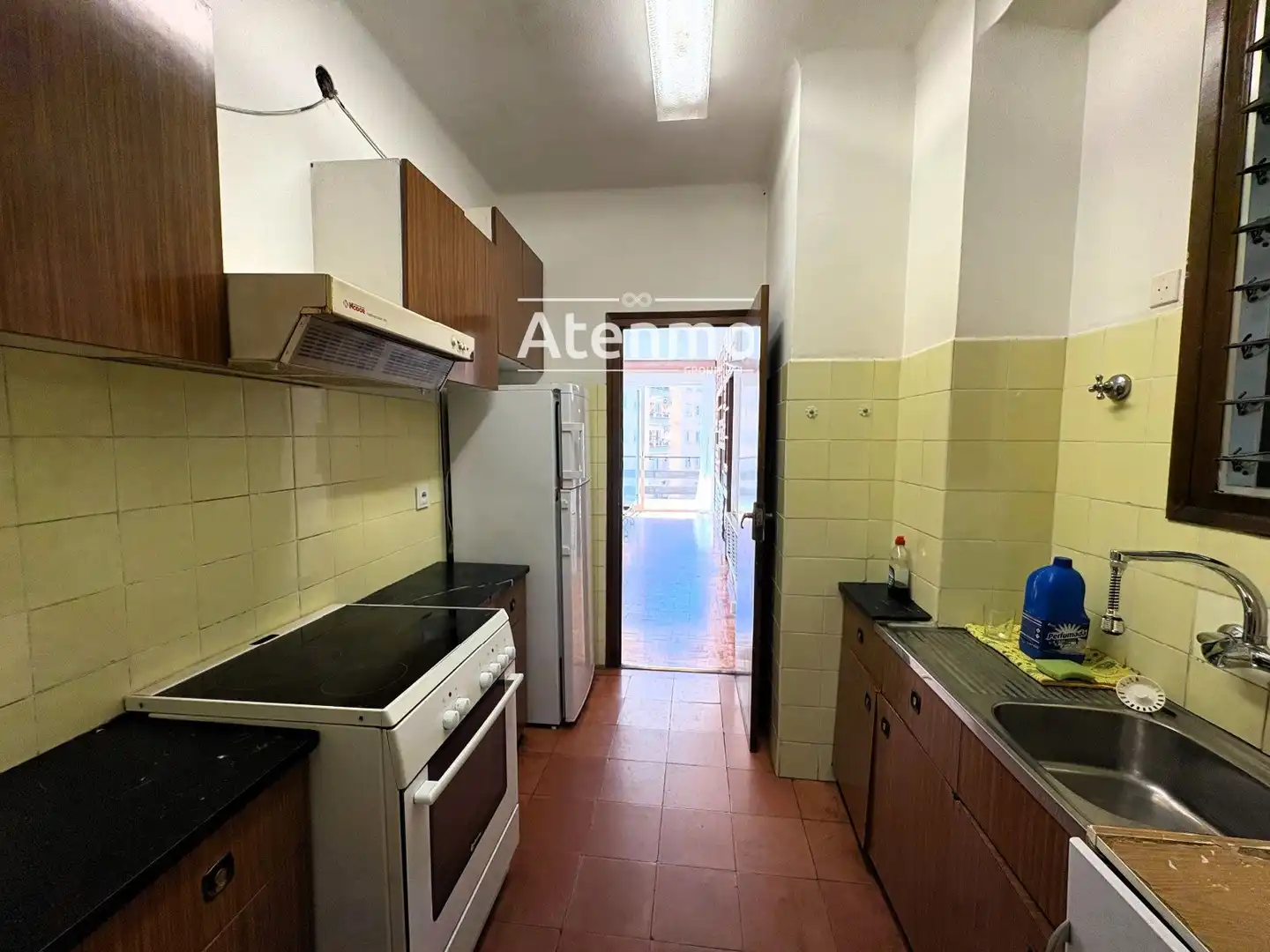 Küche von Wohnung zum Verkauf in Barcelona mit Terrasse und Balkon