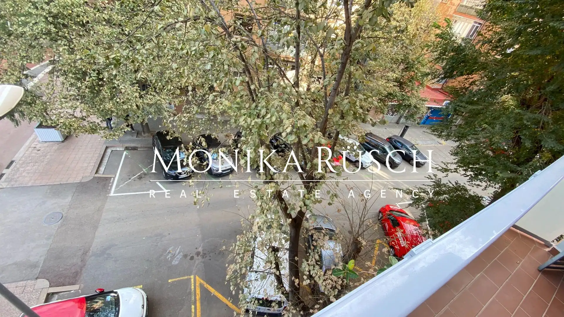 Außenansicht von Wohnung zum Verkauf in Barcelona mit Klimaanlage, Heizung und Terrasse