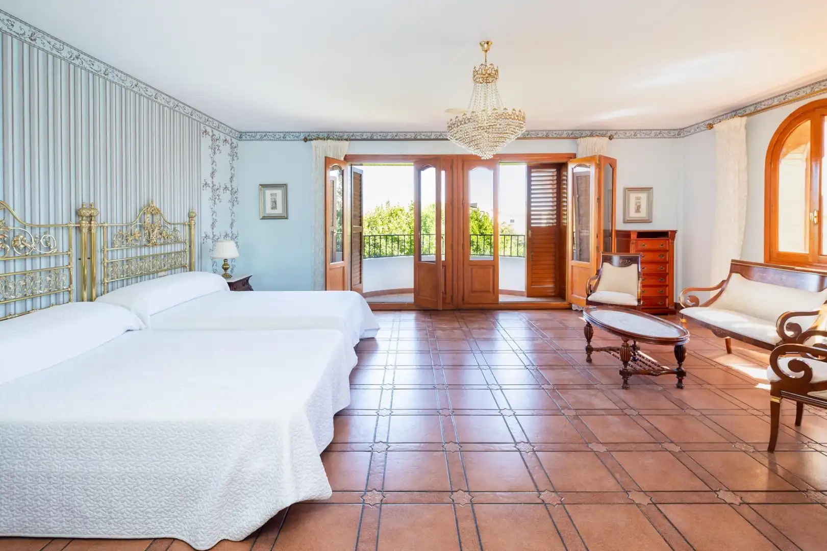 Dormitori de Casa o xalet en venda en Baza amb Aire condicionat, Calefacció i Jardí privat