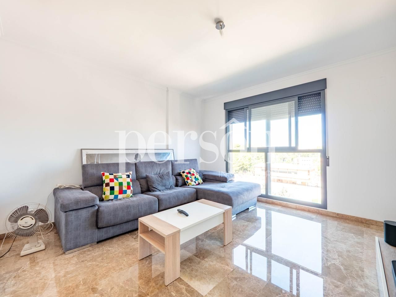 Living room of Flat for sale in Burjassot  with Air Conditioner and Furnished