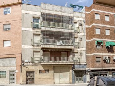 Flat with balcony for sale in Calle Numancia 2