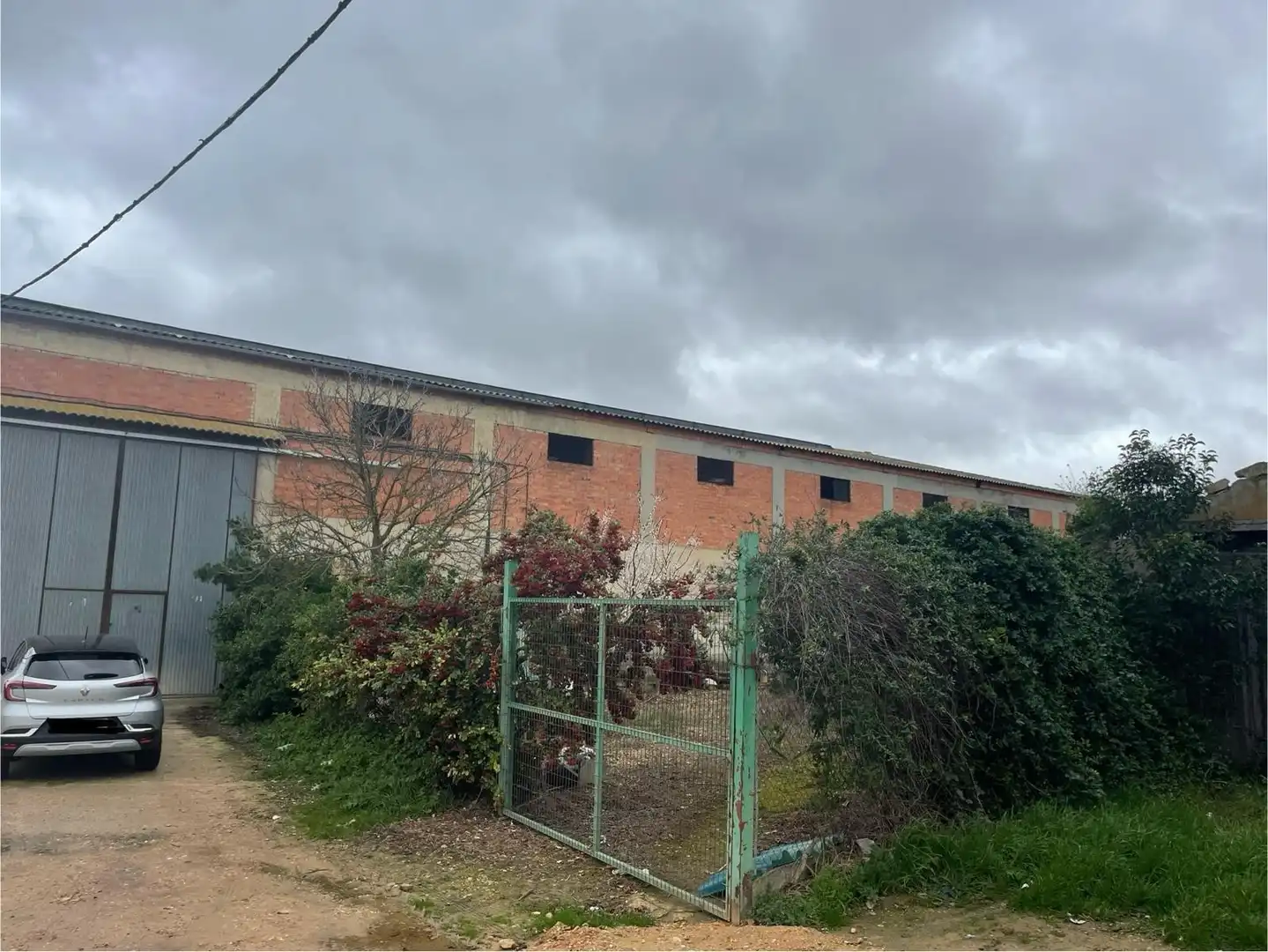 Vista exterior de Nave industrial en venta en Cigales