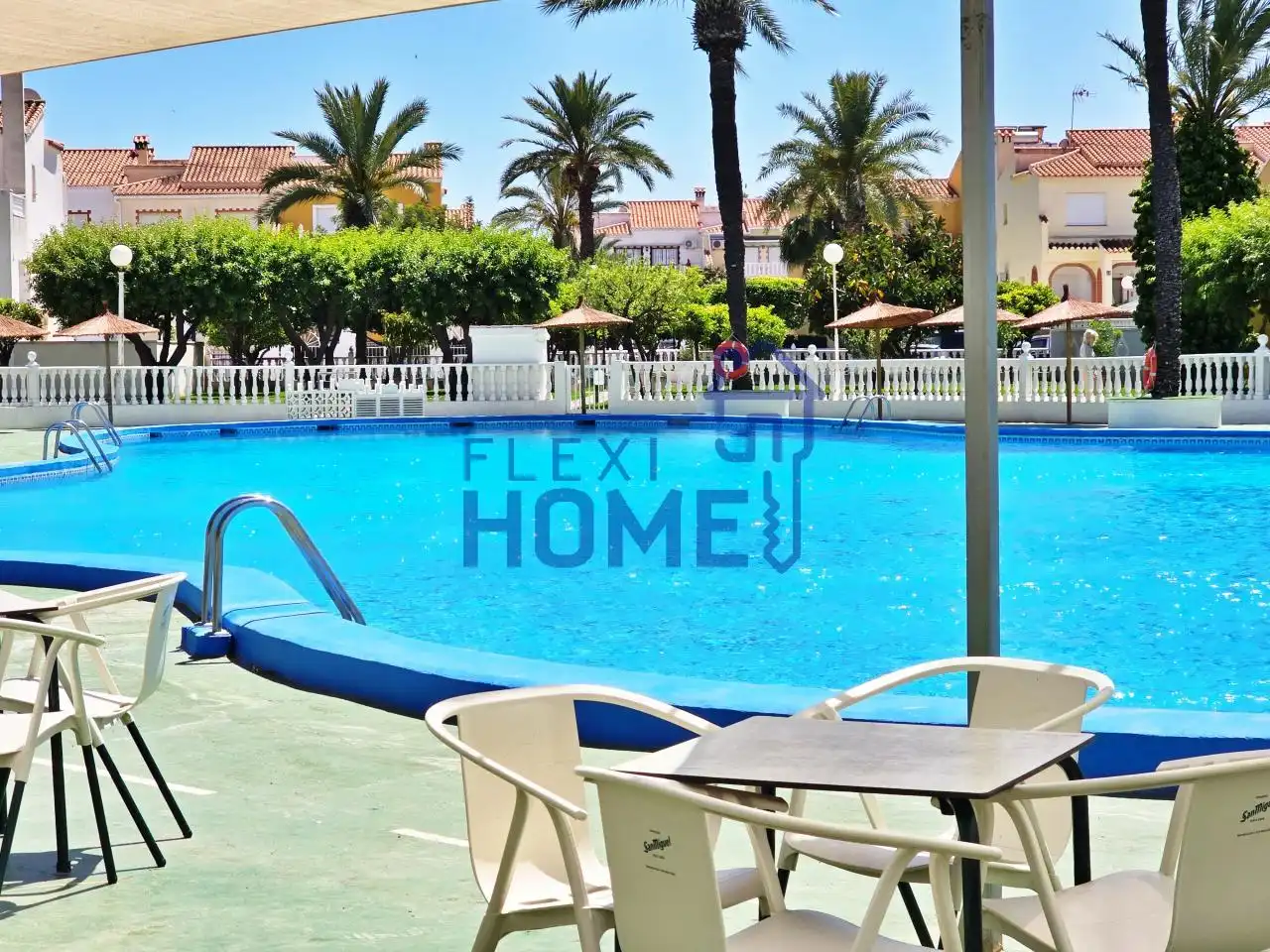 Piscina de Casa adosada en venta en Torrevieja con Calefacción, Jardín privado y Terraza