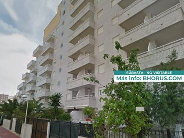 Flat with pool for sale in CENTRAL 8