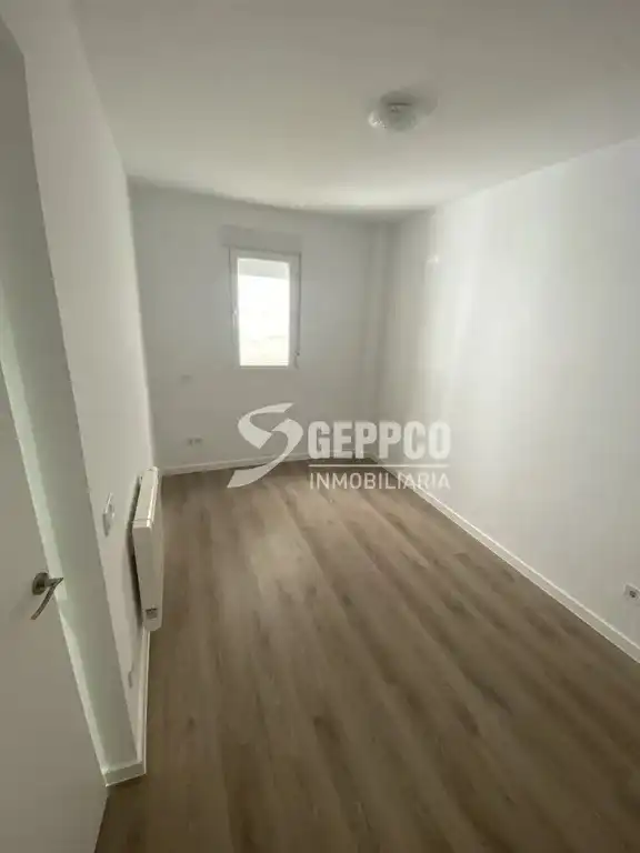Habitación de Piso de alquiler en  Madrid Capital con Amueblado
