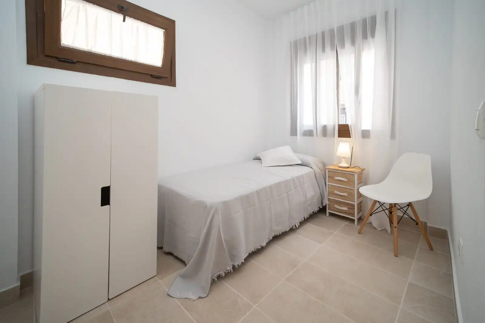 Attic for rent in Calle Banda Playa, V Centenario - Piletas - Capuchinos