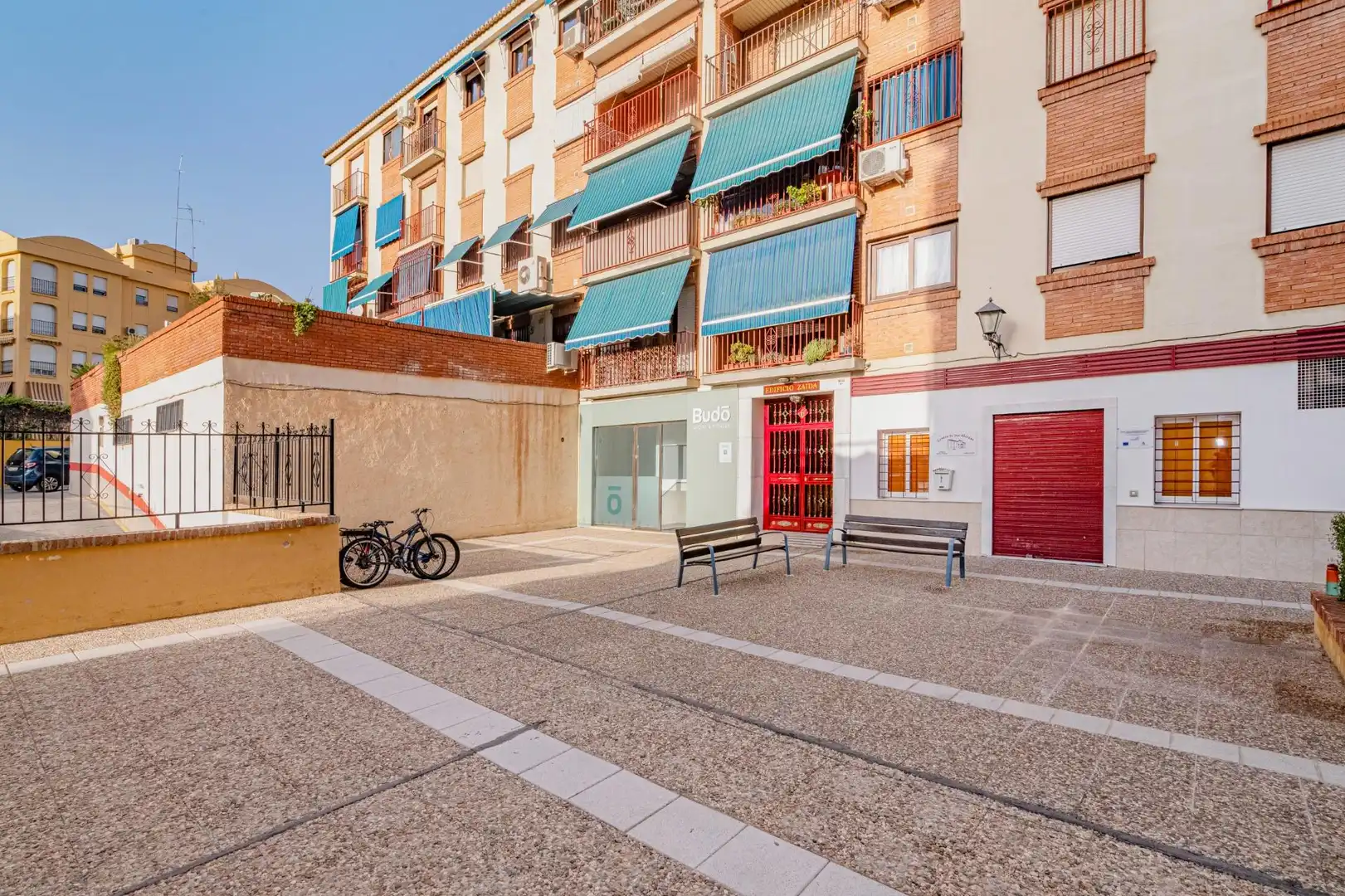 Vista exterior de Piso en venta en Granada con Aire acondicionado, Terraza y Amueblado