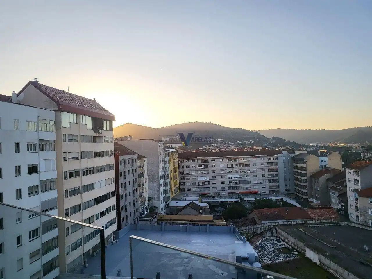 Außenansicht von Maisonette zum Verkauf in Ourense Capital  mit Heizung, Terrasse und Haustechnik