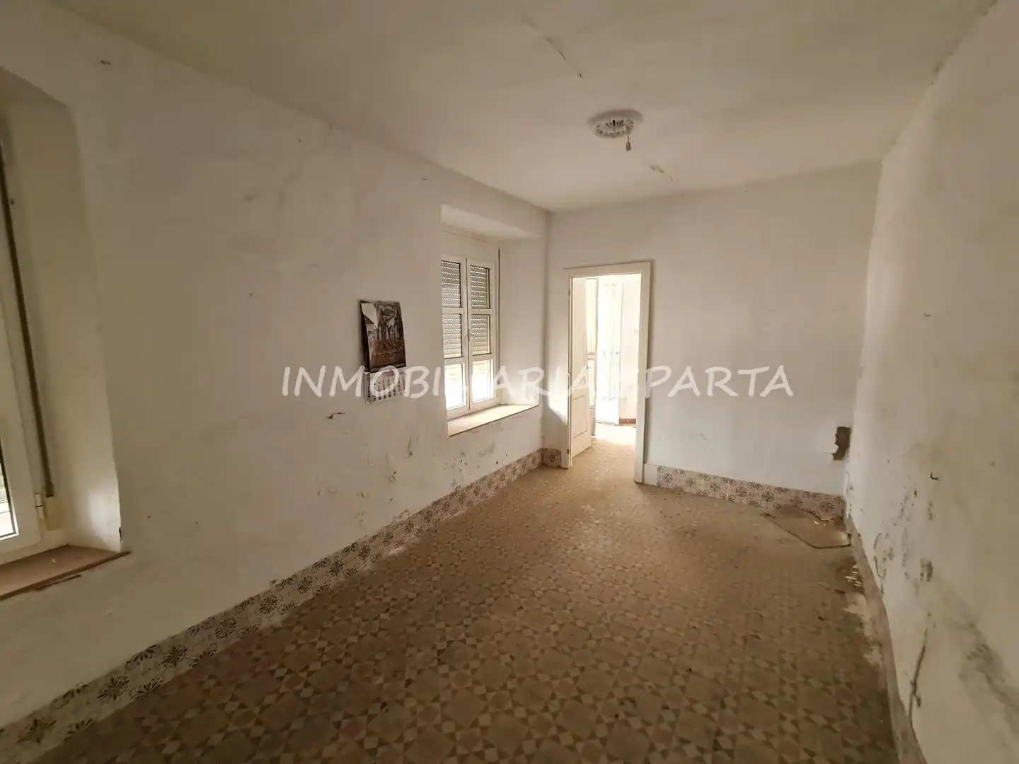 Casa adosada en venda en Sanlúcar la Mayor amb Jardí privat i Balcó
