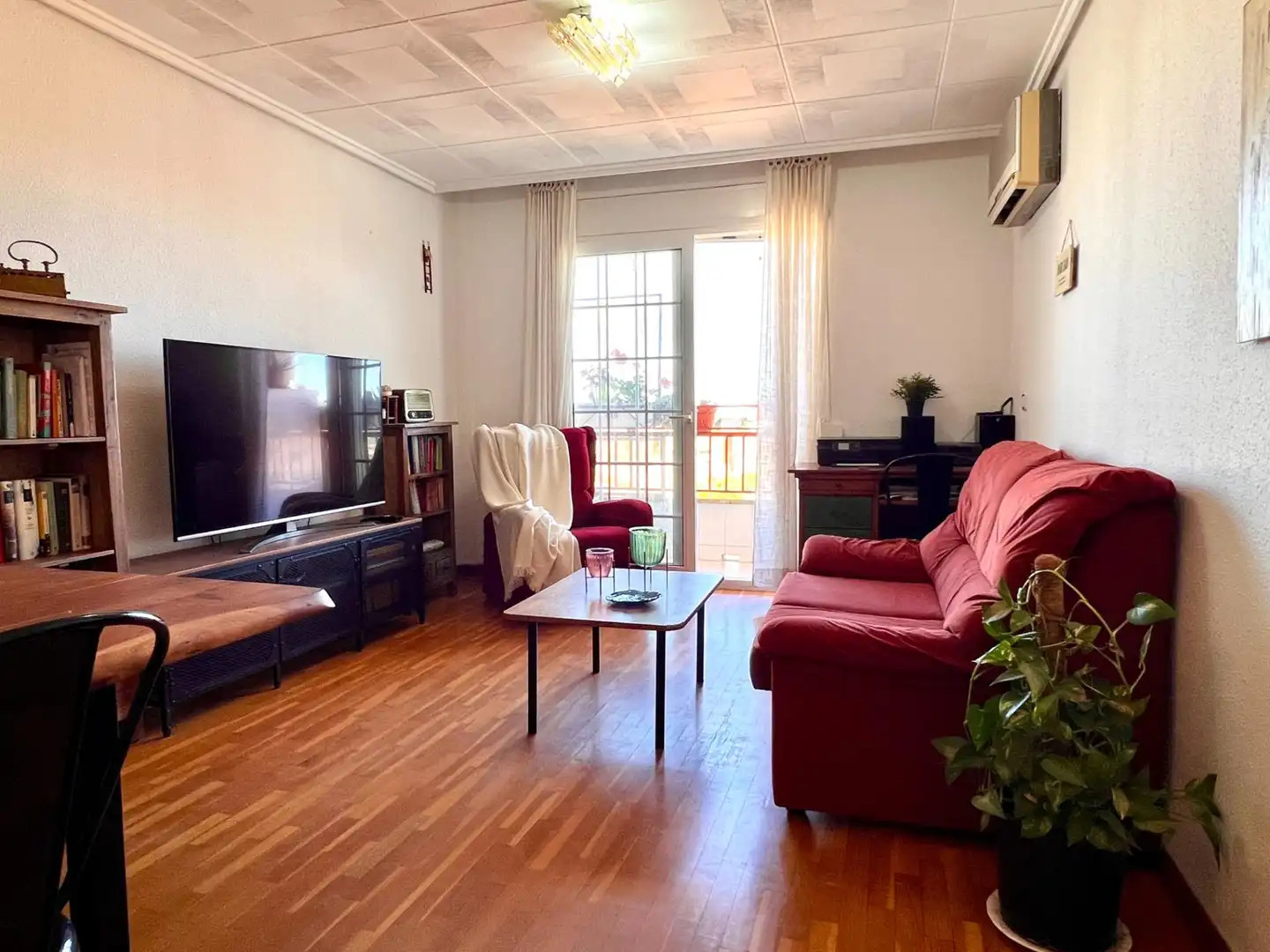 Sala de estar de Piso en venta en Tavernes Blanques con Aire acondicionado, Calefacción y Parquet
