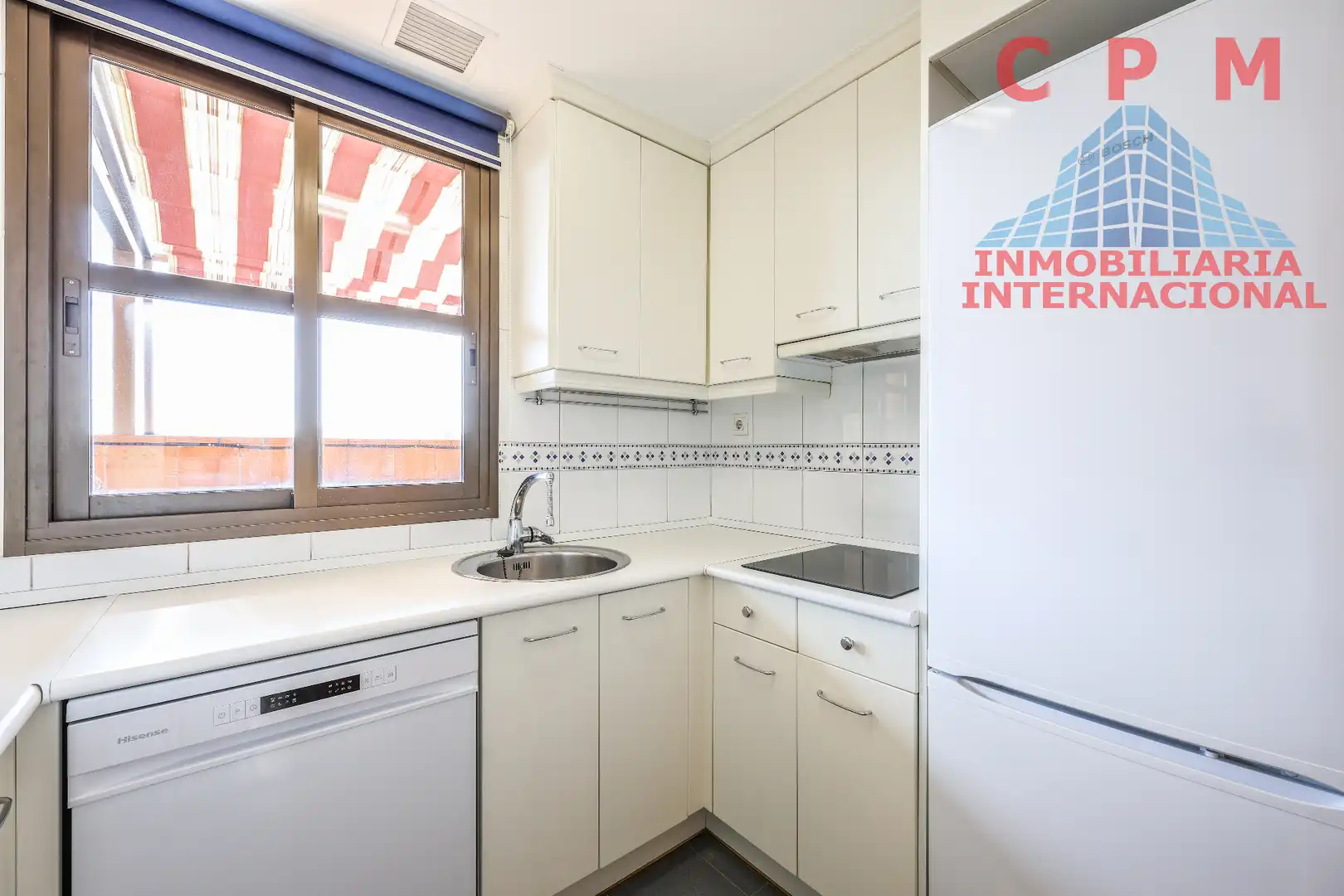 Cuina de Àtic de lloguer en Madrid amb Aire condicionat, Calefacció i Parquet