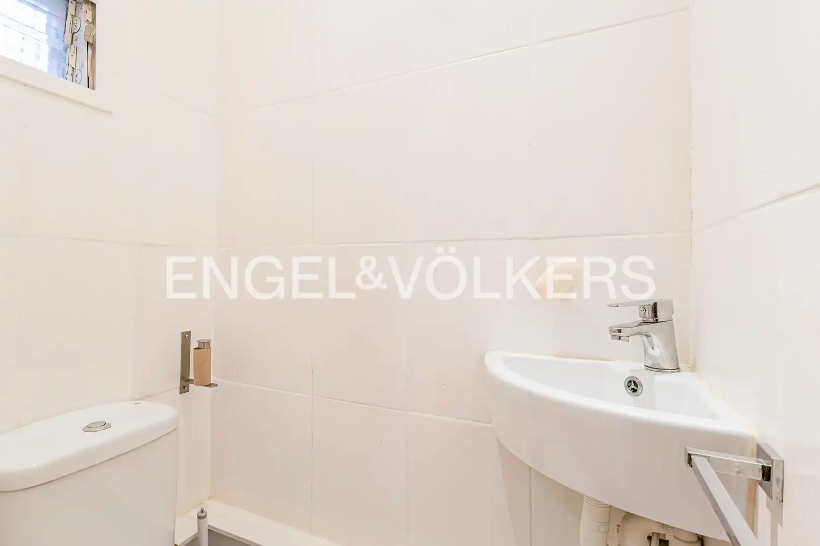Baño de Piso en venta en Barcelona con Aire acondicionado, Calefacción y Amueblado