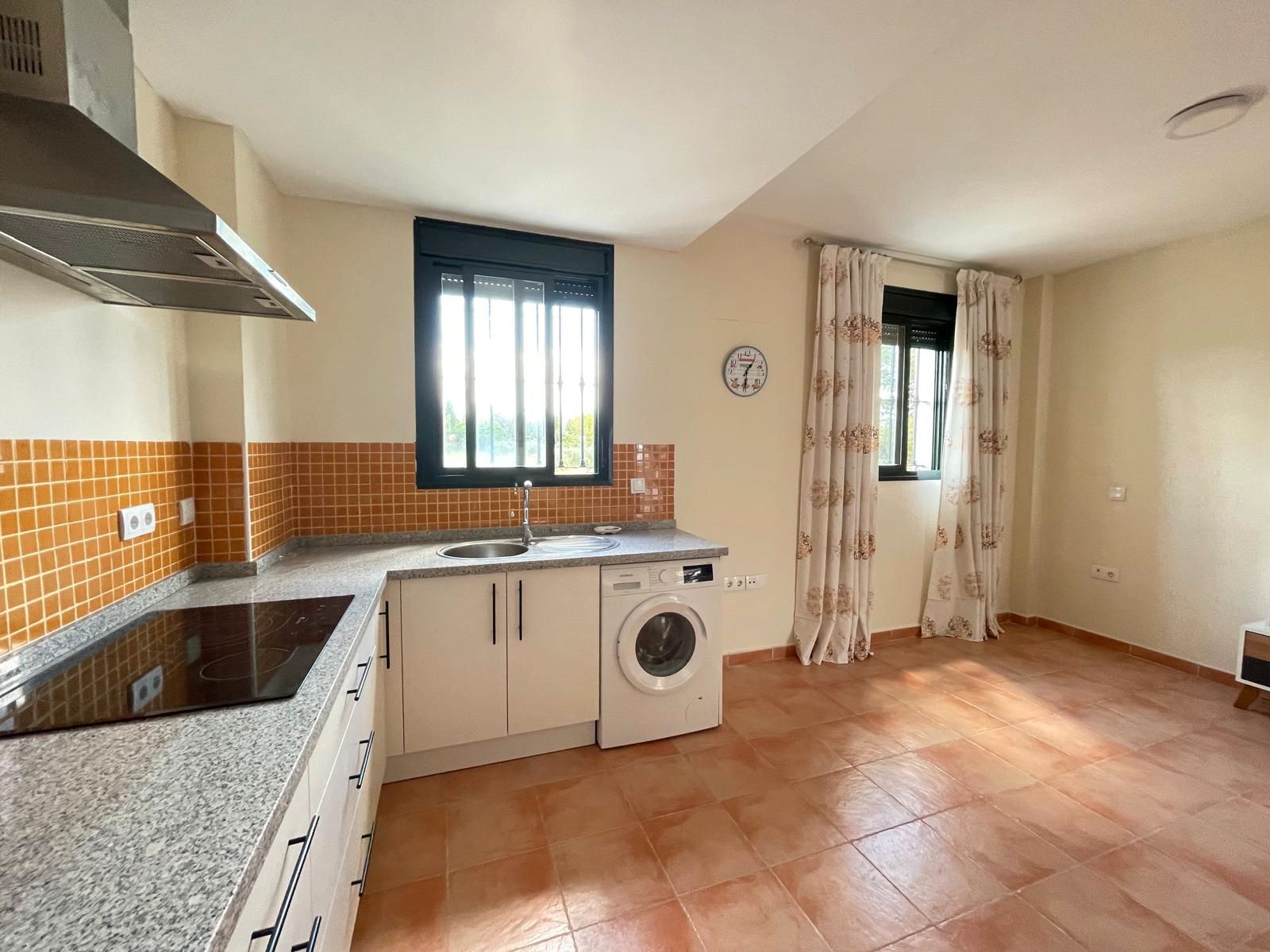 Cuina de Apartament en venda en Sanlúcar la Mayor amb Terrassa i Traster