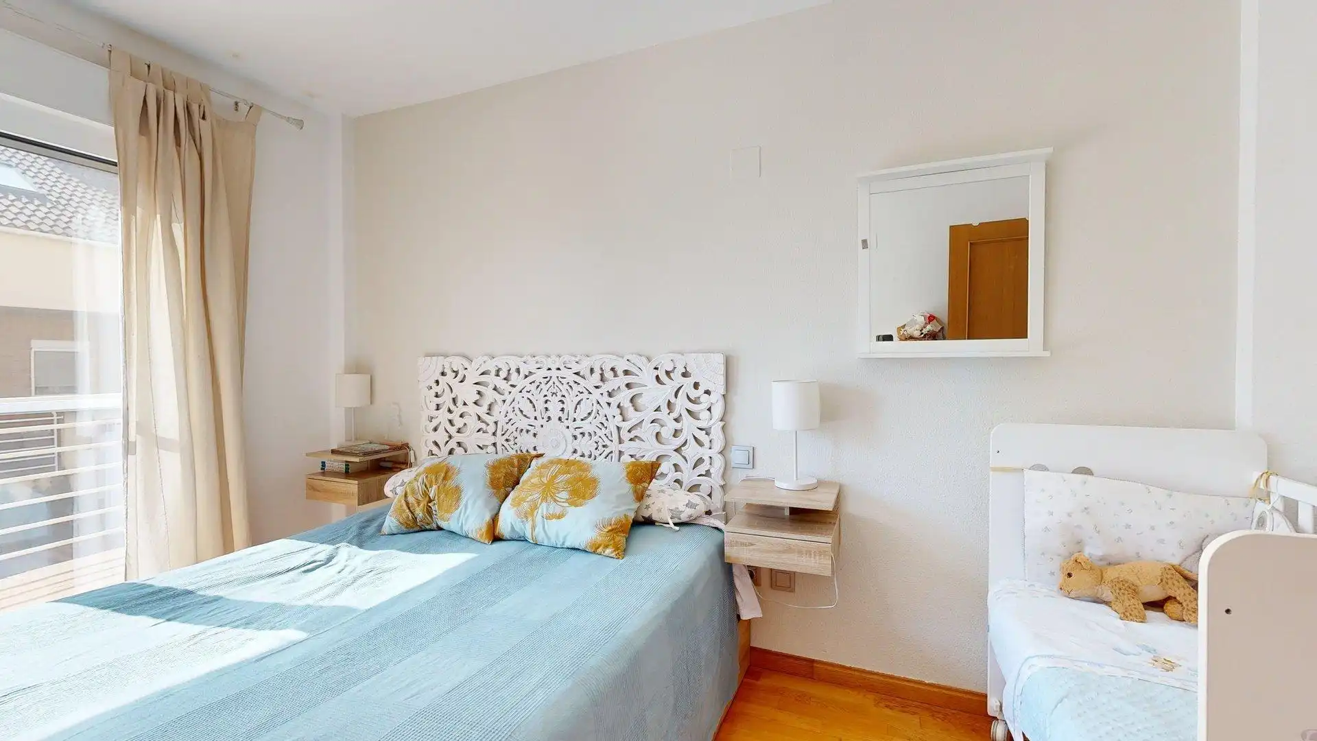 Habitación de Casa adosada en venta en Zaragoza con Calefacción, Jardín privado y Terraza