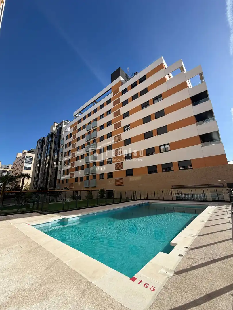 Pis amb piscina en venda a de la Gran Vía del Sureste