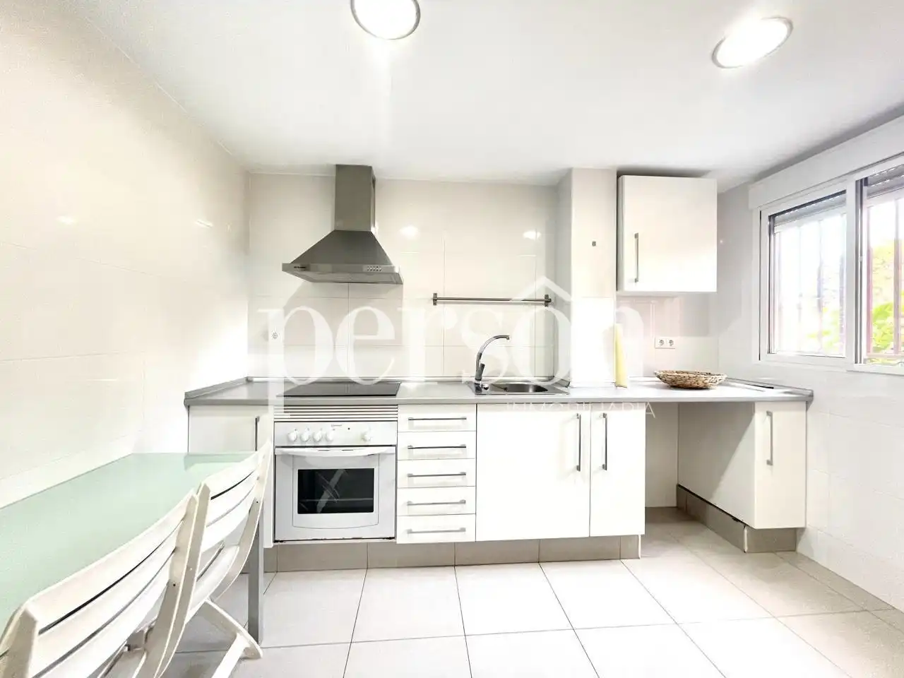 Kitchen of Flat for rent in Torrent  with Terrace and Community pool