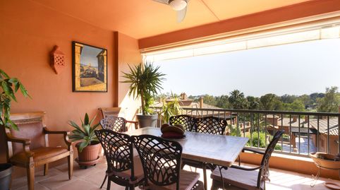 Foto 2 de Apartamento en venta en Benatalaya, Estepona