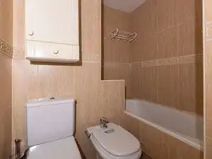 Bathroom of Flat for sale in Villanueva del Pardillo  with Heating and Community pool