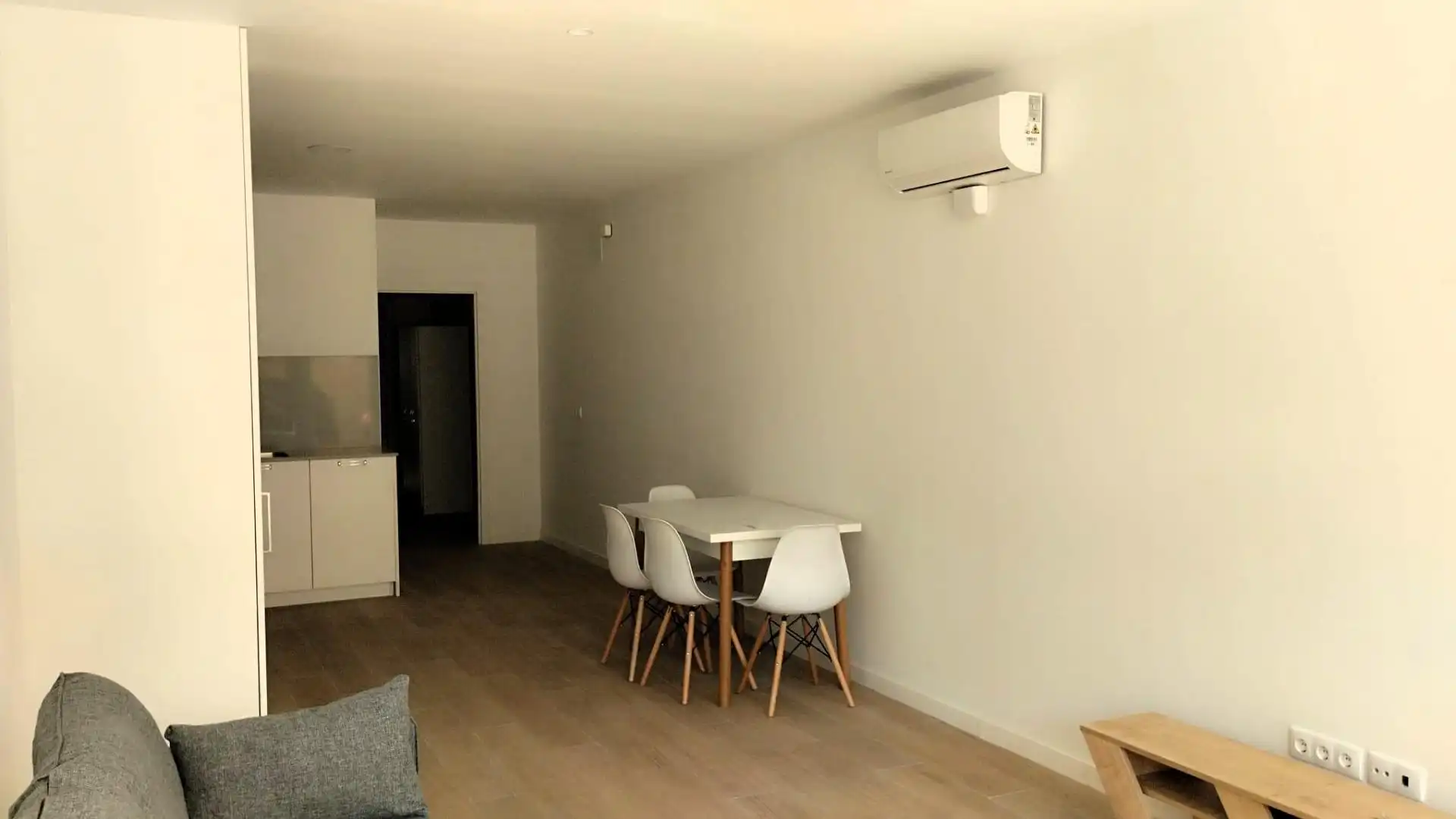 Menjador de Planta baixa en venda en Xirivella amb Aire condicionat, Terrassa i Moblat
