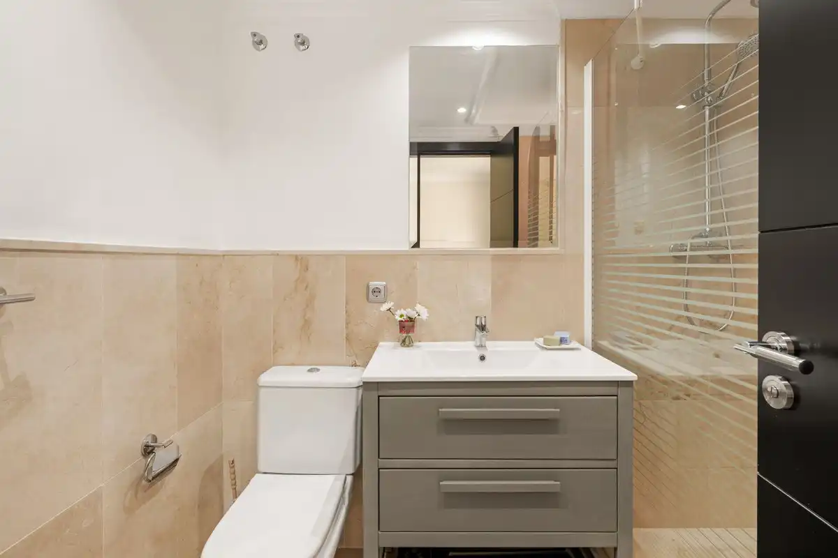 Bany de Apartament en venda en Estepona amb Aire condicionat, Terrassa i Traster