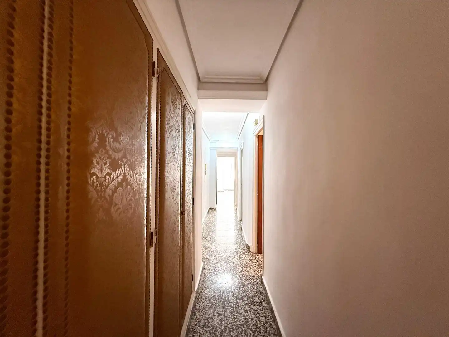 Flat for sale in Valencia  with Balcony