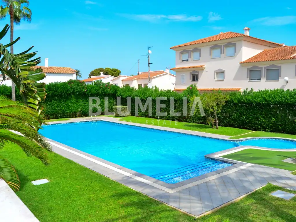 Apartments for rent in Calle Veler, Les Bassetes - El Marjal