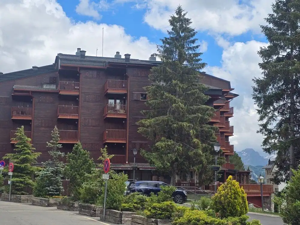 Vista exterior de Pis en venda en Sallent de Gállego amb Calefacció i Terrassa